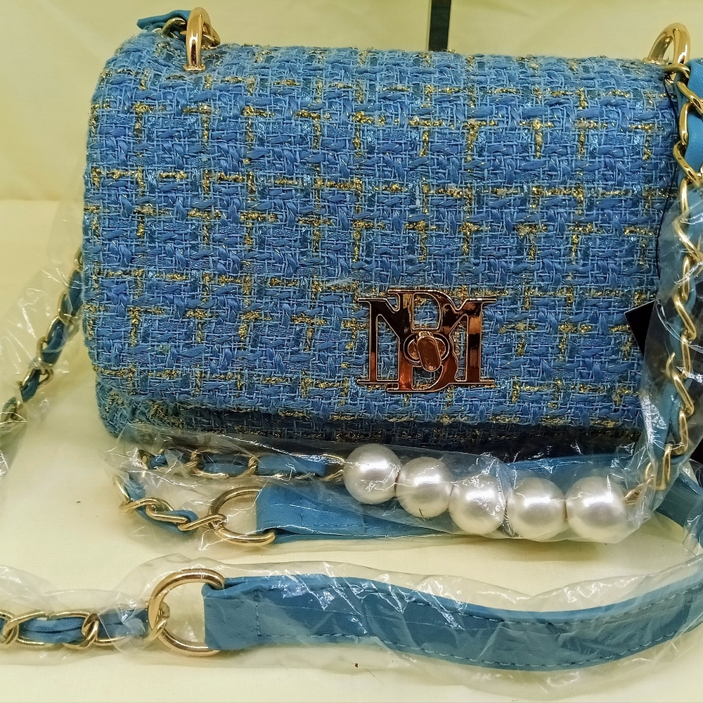 BADGLEY MISHKA NWT Textured Messenger Shoulder Bag Crossbody R$149 Light Blue
